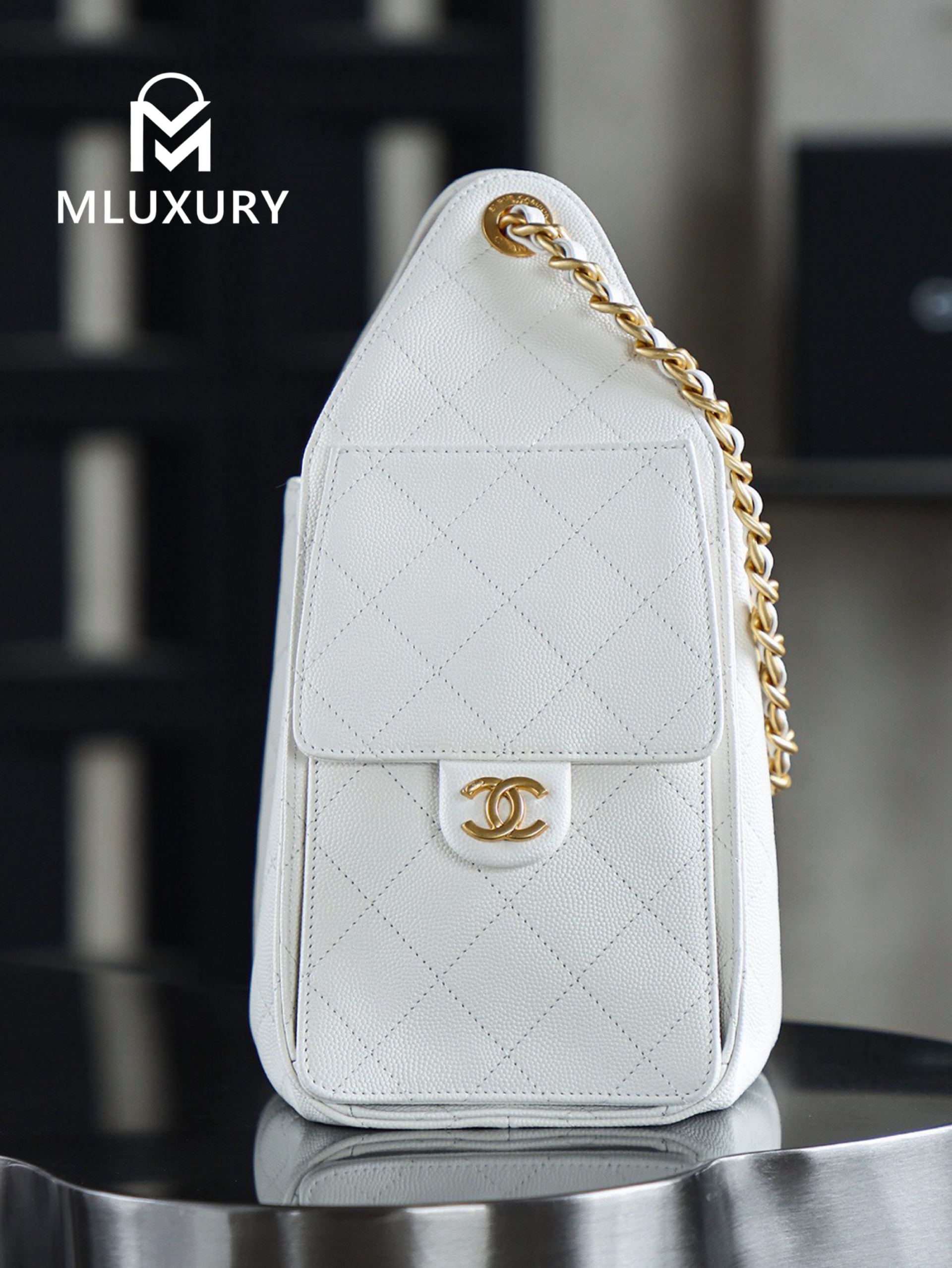 CHANEL 25bag (Small), White