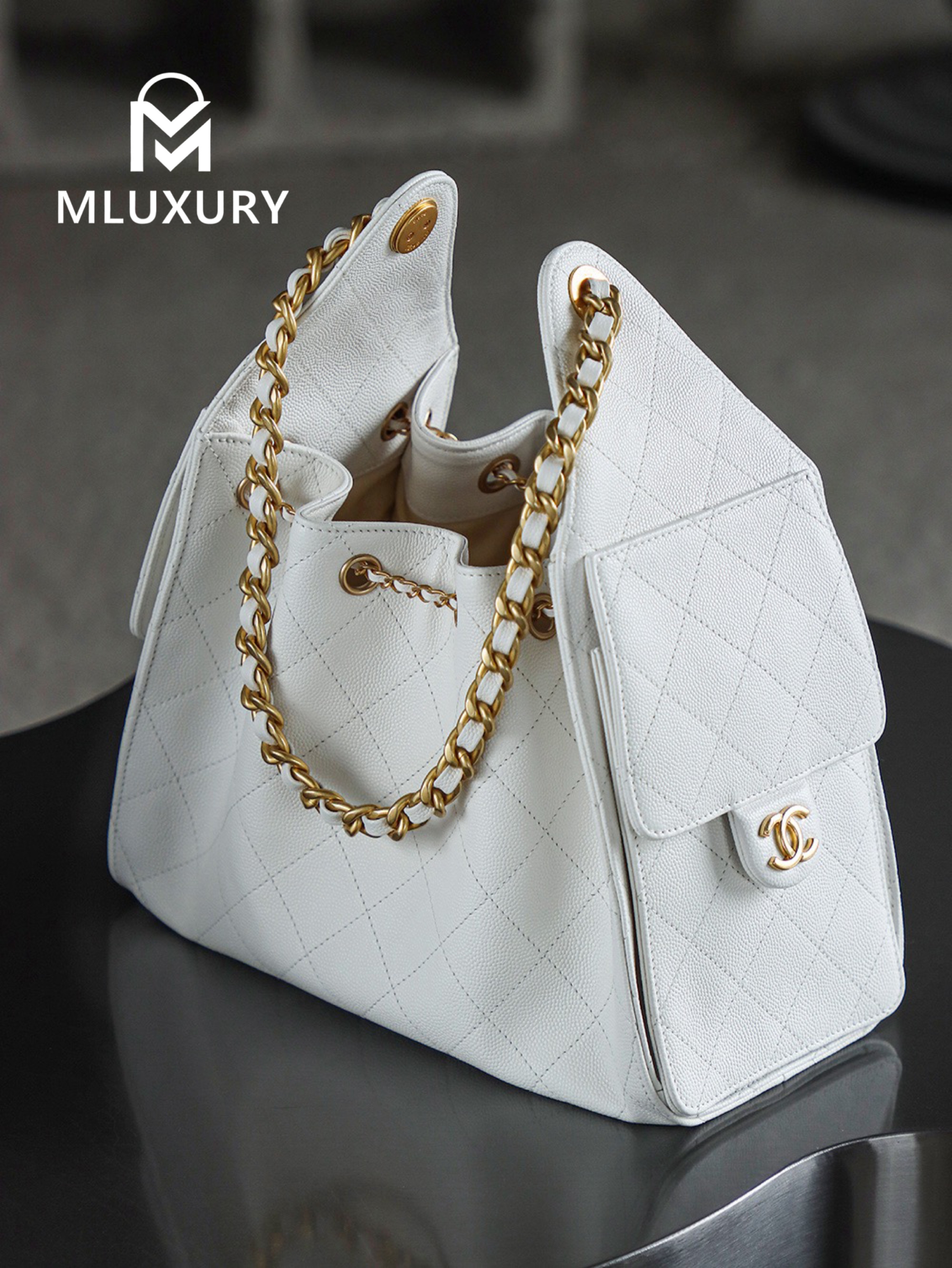 CHANEL 25bag (Small), White