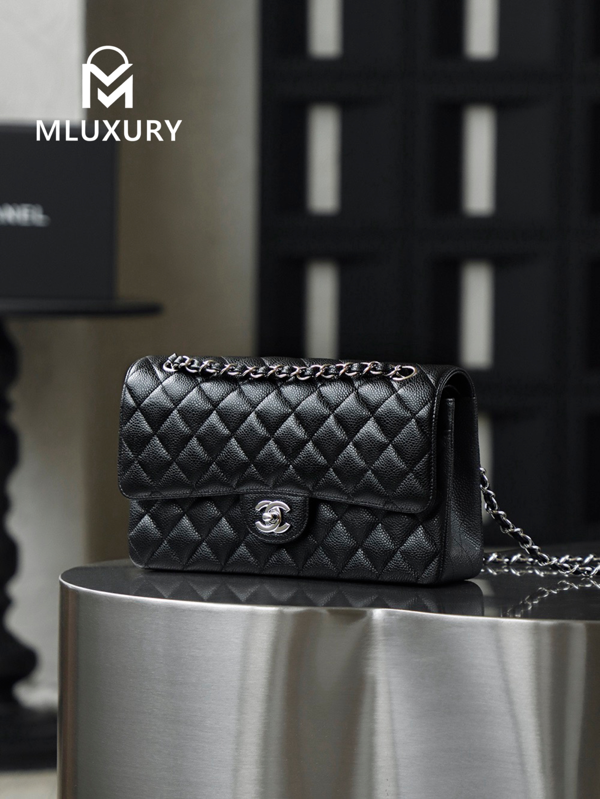 CHANEL CF 25(Classic Flap) Medium，Hass cowhide caviar leather