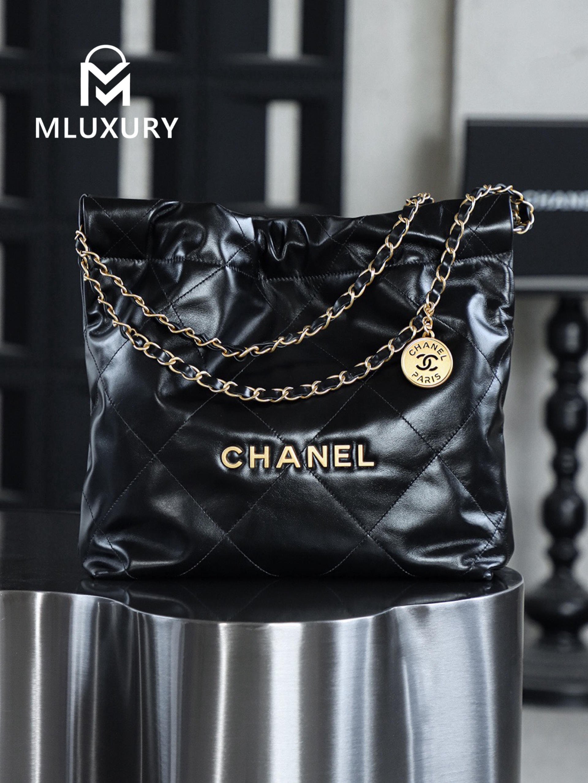 CHANEL 22 BAG (Small Size), Black&Gold