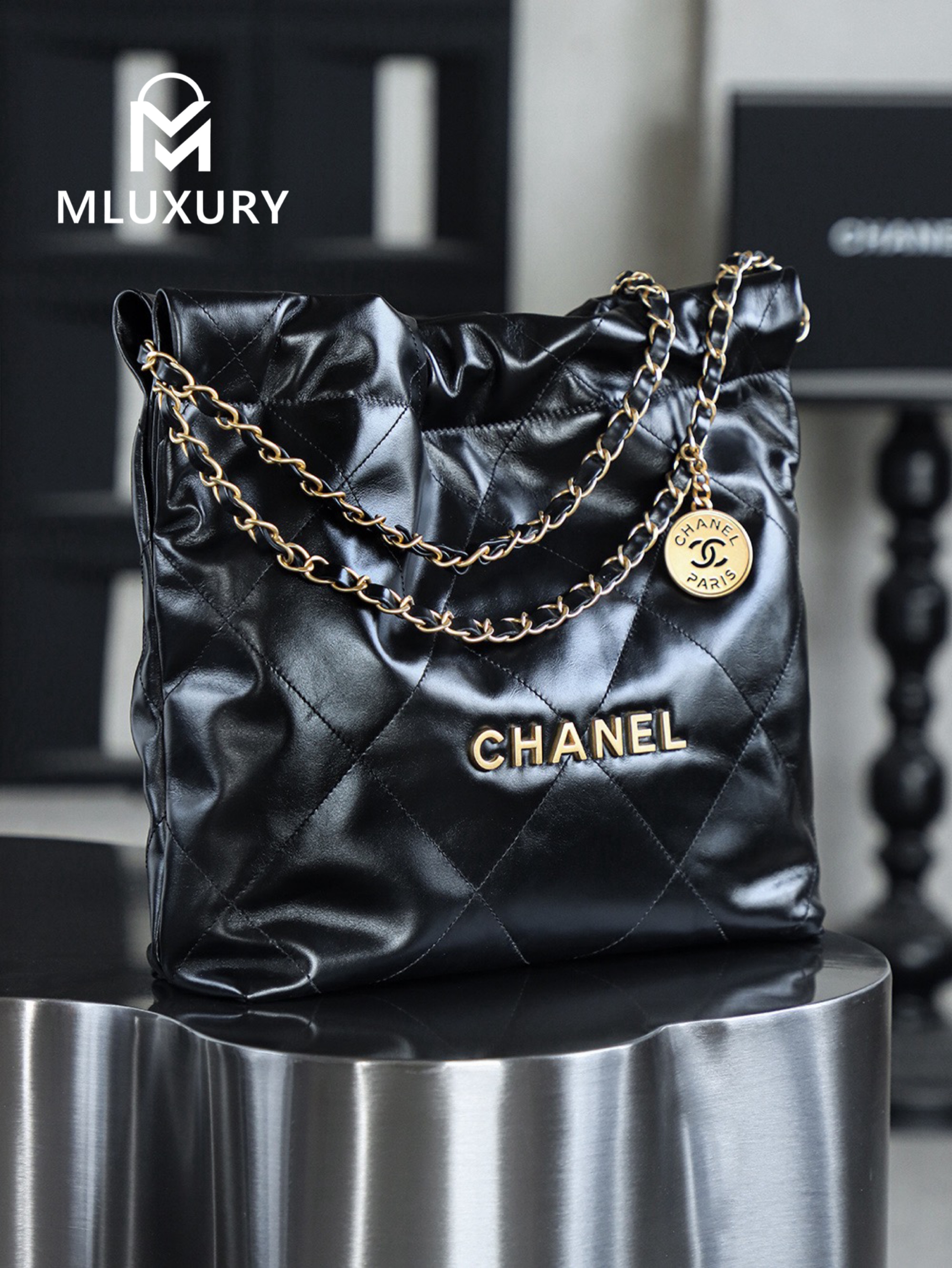 CHANEL 22 BAG (Small Size), Black&Gold