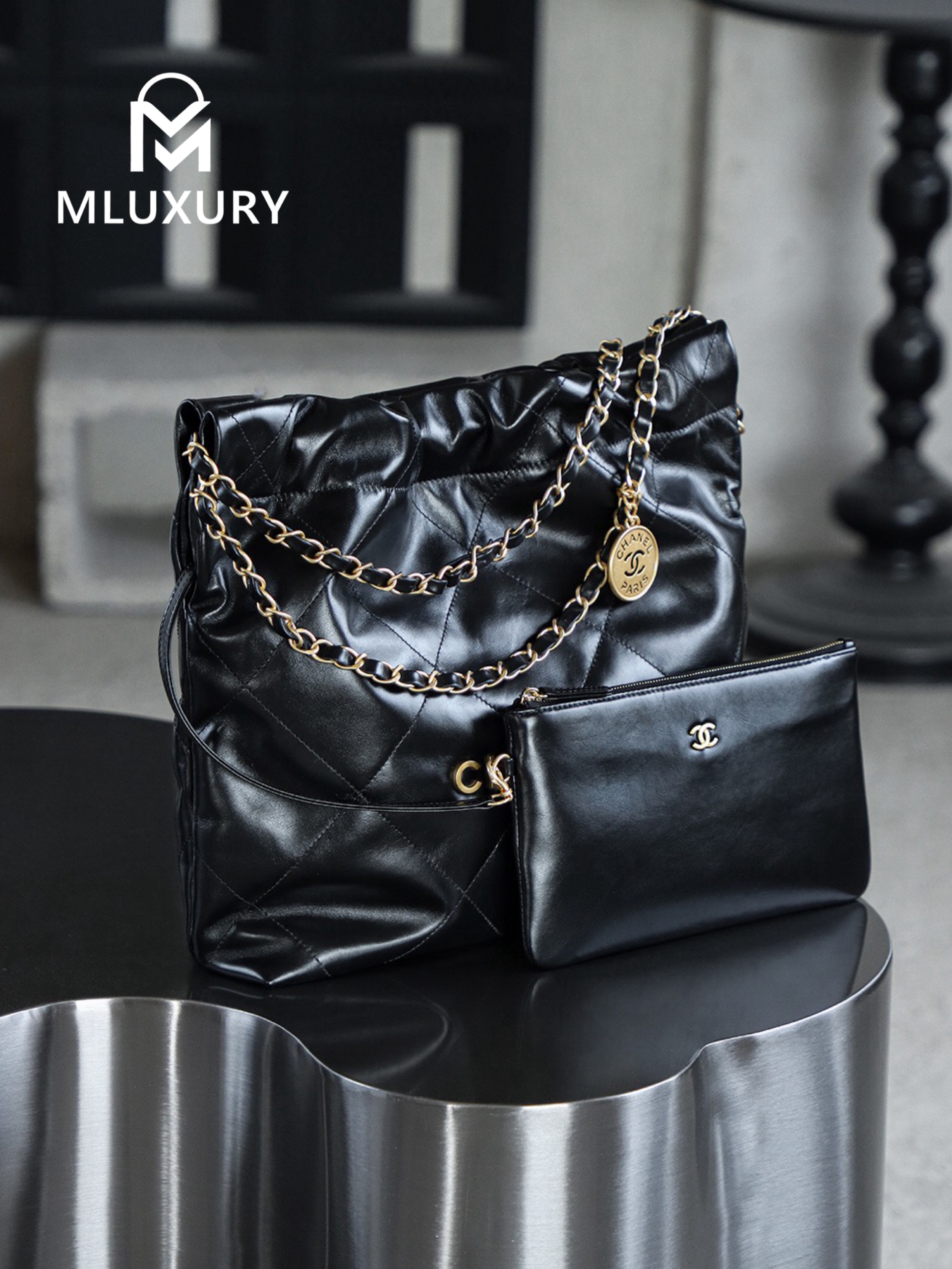 CHANEL 22 BAG (Small Size), Black&Gold