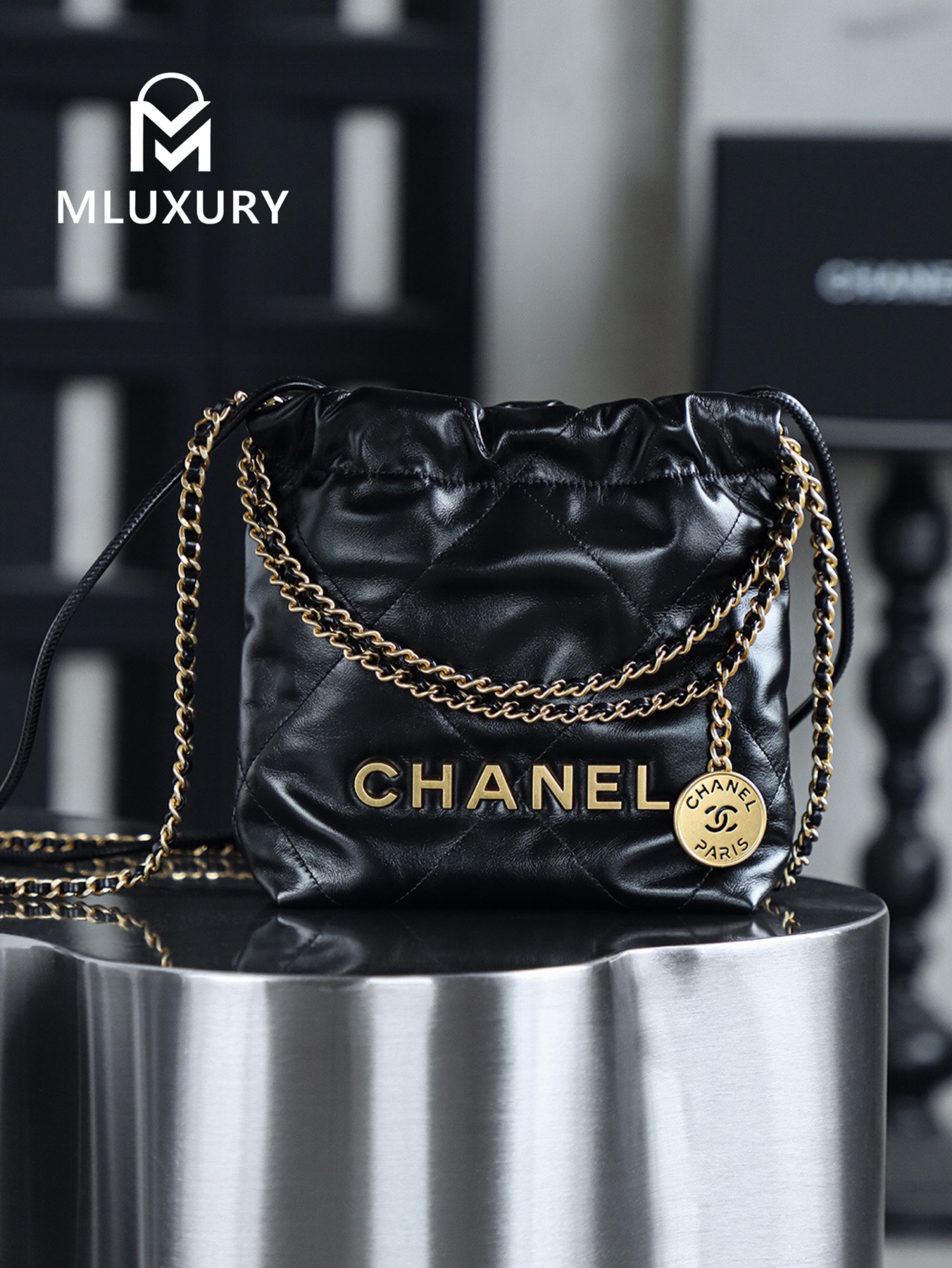 CHANEL 22 BAG (Mini), Black&Gold
