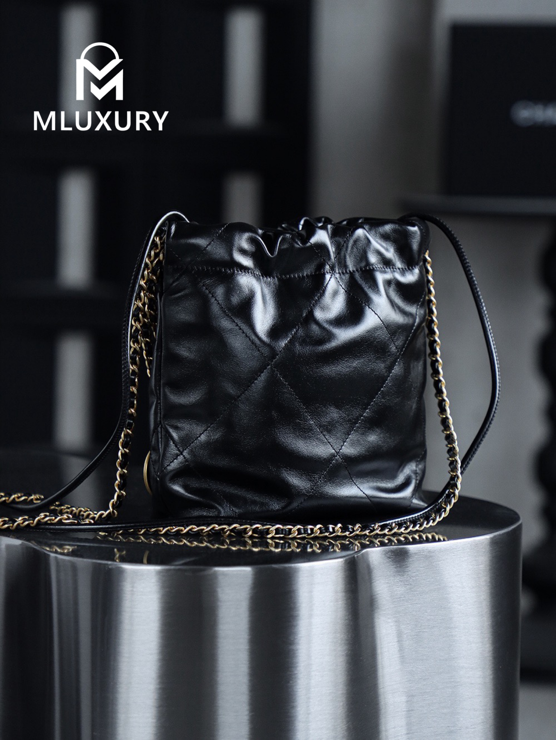 CHANEL 22 BAG (Mini), Black&Gold